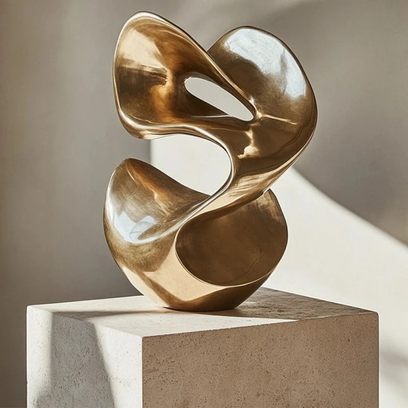 Aurelia Form Figurine image 2