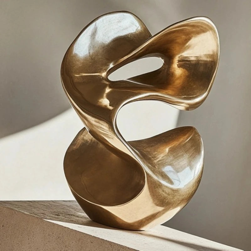 Aurelia Form Figurine image 5